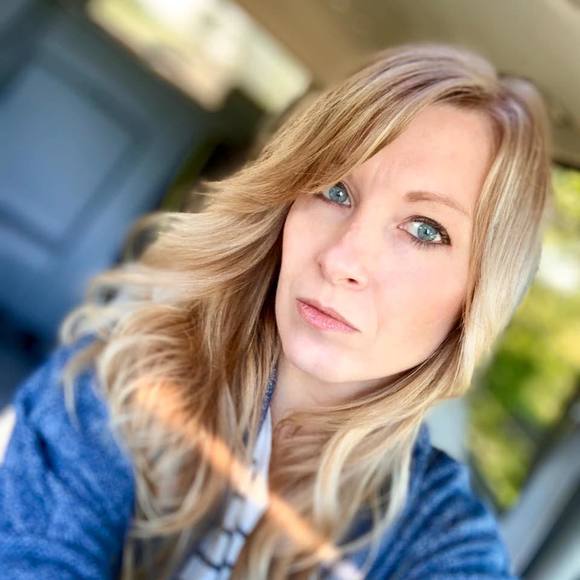 Meet your Posher, Pamela - Picture 1 of 1